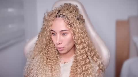 Snapshot of soytulu_ chatting on 02-11-25, 04:35 brisa  s online show from 02-11-25, 04:35