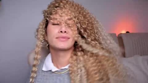 Snapshot of soytulu_ chatting on 02-12-25, 04:22 brisa  s online show from 02-12-25, 04:22