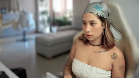 Snapshot of soytulu_ chatting on 02-17-25, 03:42 brisa  s online show from 02-17-25, 03:42