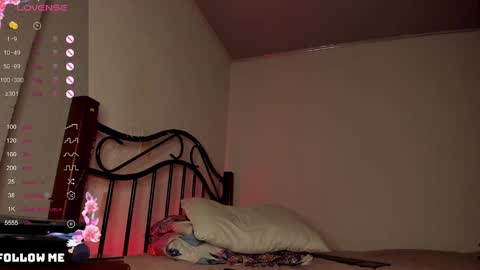 Snapshot of soyvane chatting on 12-15-24, 07:13 VANESSA online show from 12-15-24, 07:13