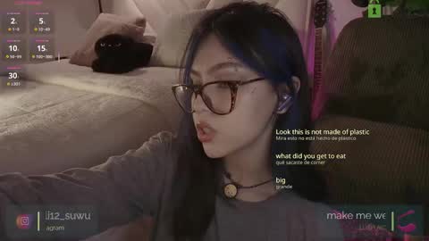 Snapshot of space_sexjs chatting on 10-19-25, 12:22 ali online show from 10-19-25, 12:22