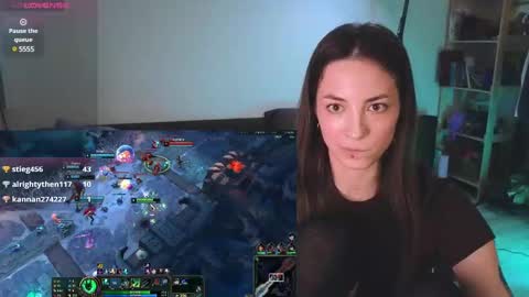 Snapshot of space_x_roxy chatting on 03-03-25, 08:21 Roxy online show from 03-03-25, 08:21