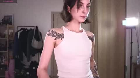 Snapshot of space_x_roxy chatting on 10-08-25, 06:49 Roxy online show from 10-08-25, 06:49