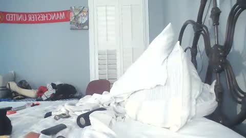 Snapshot of spacecase843 chatting on 03-07-25, 06:13 TrndSettrz online show from 03-07-25, 06:13