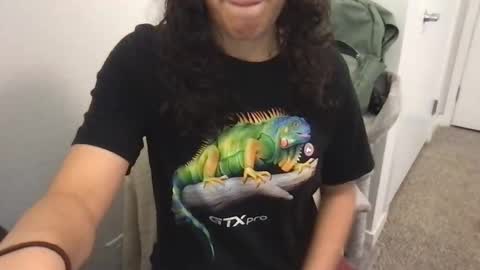 Snapshot of spacey_sub chatting on 12-17-25, 11:11 spacey online show from 12-17-25, 11:11