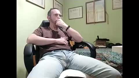 Snapshot of spanishharddick chatting on 01-11-25, 07:05 Manu online show from 01-11-25, 07:05