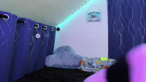 Snapshot of sparkling_water_hate_club chatting on 11-26-25, 11:06 Atticus Pendragon online show from 11-26-25, 11:06