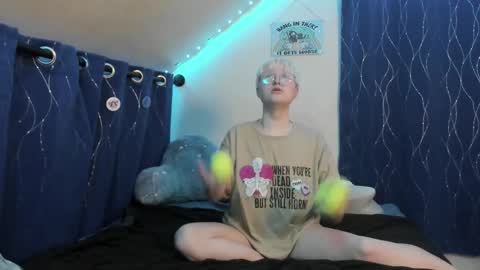 Snapshot of sparkling_water_hate_club chatting on 12-03-25, 12:29 Atticus Pendragon online show from 12-03-25, 12:29