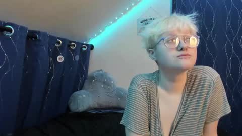 Snapshot of sparkling_water_hate_club chatting on 12-04-25, 01:15 Atticus Pendragon online show from 12-04-25, 01:15