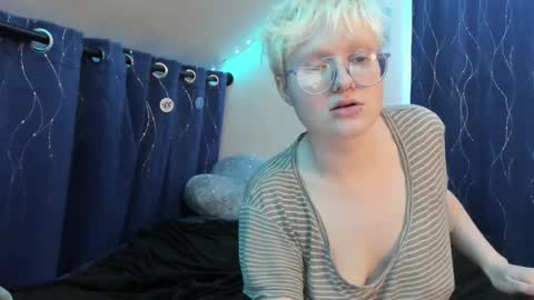 Snapshot of sparkling_water_hate_club chatting on 12-05-25, 05:53 Atticus Pendragon online show from 12-05-25, 05:53