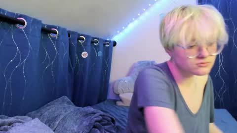 Snapshot of sparkling_water_hate_club chatting on 02-15-26, 04:20 Atticus Pendragon online show from 02-15-26, 04:20