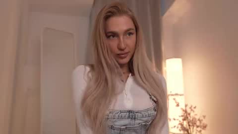 DAISY online show from 02-18-25, 02:16