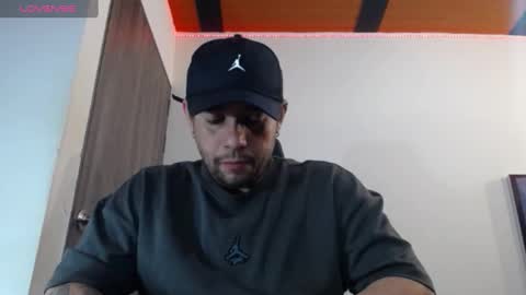     online show from 02-01-25, 05:28