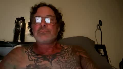 specter1972 online show from 11-19-25, 01:49