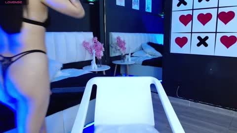 Ashley online show from 10-19-25, 01:01