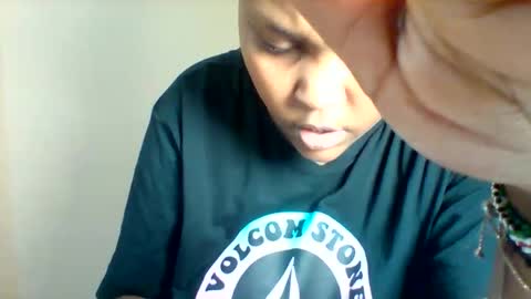 spicy_vibezz online show from 10-19-25, 09:04