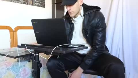 Marco. When Im offline you can view premium content in bio online show from 02-06-25, 09:11