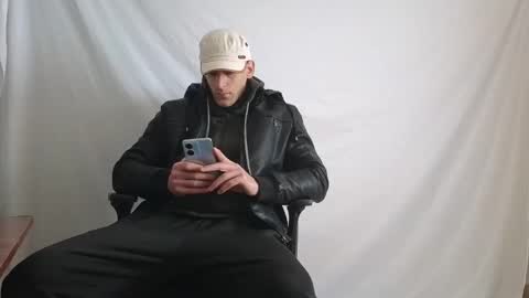 Marco. When Im offline you can view premium content in bio online show from 01-13-26, 09:58