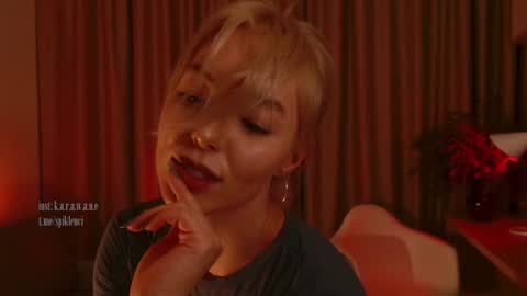 Elizabeth online show from 01-17-25, 04:36