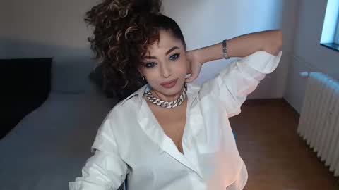 Doll online show from 10-10-25, 09:41