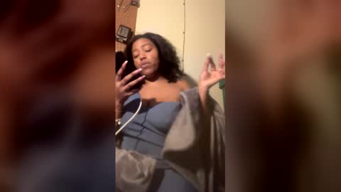 spoilprincesschloee online show from 12-19-25, 11:01