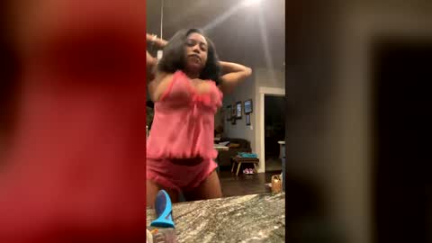 spoilprincesschloee online show from 12-20-25, 11:23