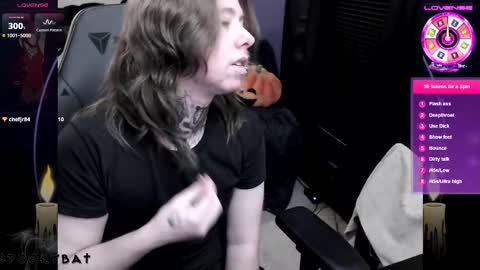 Snapshot of spookbats chatting on 11-19-25, 10:54 Shio online show from 11-19-25, 10:54