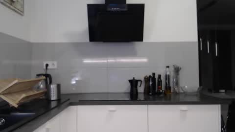 Peter online show from 12-19-24, 04:57