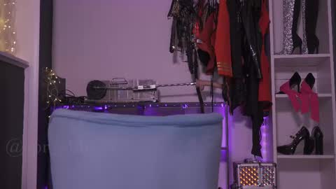 Snapshot of spr_abby chatting on 03-08-25, 04:06 Abby online show from 03-08-25, 04:06