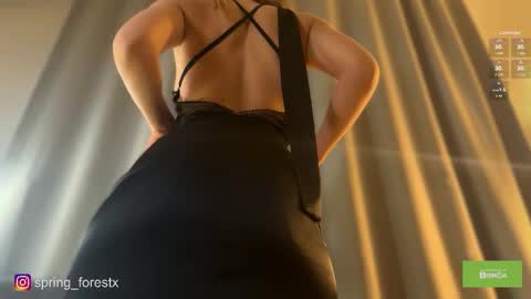 Lilly  online Monday - Friday ask time in pm online show from 12-17-25, 04:02