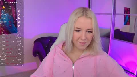 Snapshot of springajara chatting on 10-19-25, 06:36 Vetta online show from 10-19-25, 06:36