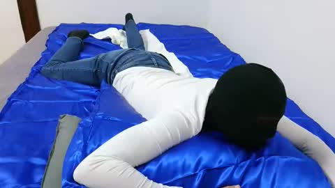 Snapshot of spyboyxx25 chatting on 11-09-25, 05:44 boyxxx25 online show from 11-09-25, 05:44