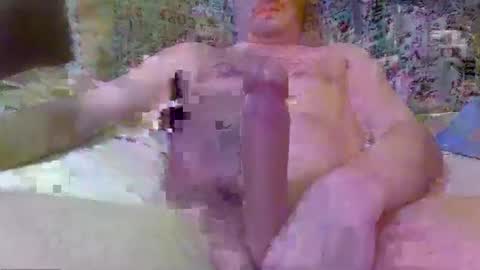 Snapshot of spypsat0 chatting on 12-25-24, 10:27 spypsat0 online show from 12-25-24, 10:27