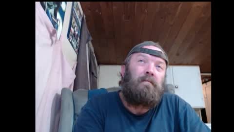 Snapshot of squegly chatting on 09-15-25, 08:36 Bryan online show from 09-15-25, 08:36