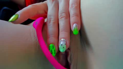 Snapshot of squirttati33 chatting on 12-03-24, 02:49 Tati online show from 12-03-24, 02:49