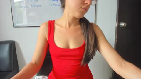 Snapshot of squirttati33 chatting on 09-22-25, 05:15 Tati online show from 09-22-25, 05:15