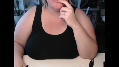 Snapshot of squirtymilfjess chatting on 12-08-24, 01:58 Messi Jessi online show from 12-08-24, 01:58