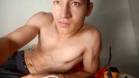 Snapshot of sradicto chatting on 09-22-25, 02:46 Flacofitxx online show from 09-22-25, 02:46