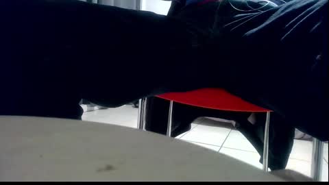 Snapshot of ssenzo chatting on 12-17-24, 06:53 ssenzo online show from 12-17-24, 06:53