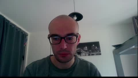 Snapshot of ssenzo chatting on 12-22-24, 09:00 ssenzo online show from 12-22-24, 09:00