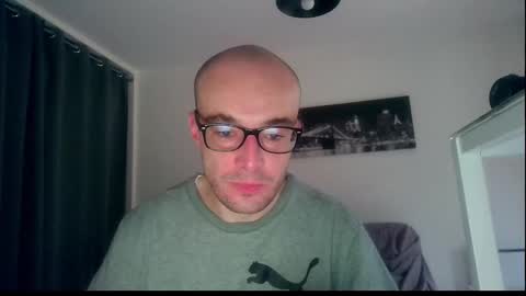 Snapshot of ssenzo chatting on 12-23-24, 08:11 ssenzo online show from 12-23-24, 08:11