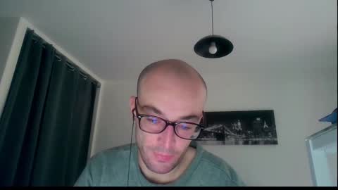 Snapshot of ssenzo chatting on 12-23-24, 02:17 ssenzo online show from 12-23-24, 02:17