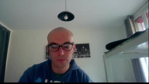 Snapshot of ssenzo chatting on 12-25-24, 08:18 ssenzo online show from 12-25-24, 08:18