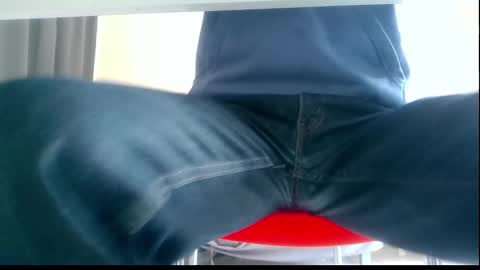 Snapshot of ssenzo chatting on 12-25-24, 02:23 ssenzo online show from 12-25-24, 02:23