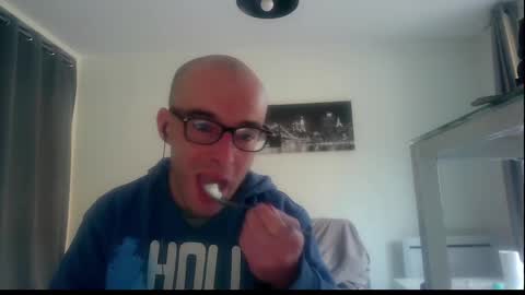 Snapshot of ssenzo chatting on 12-26-24, 08:39 ssenzo online show from 12-26-24, 08:39