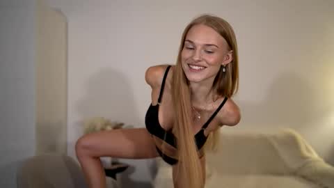 Scarlett online show from 10-30-25, 06:41