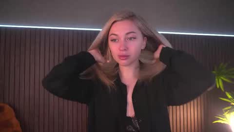 Kate online show from 09-27-25, 05:23