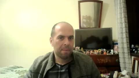 Snapshot of sstrasser chatting on 12-29-24, 01:45 ShYgUy online show from 12-29-24, 01:45