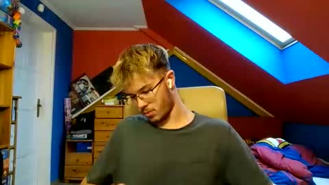 st1eve online show from 12-14-25, 01:05