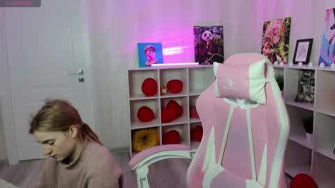 Stacey GMT5 Mo Tu We Th Fr Sa 3am -10am online show from 03-12-25, 01:03